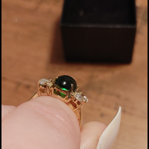 Ring with green stone size 6 - Picture 2 of 4